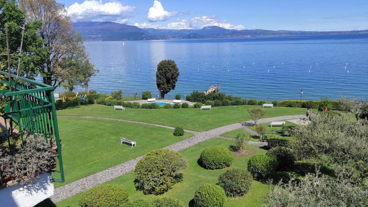 Front Lake Amazing View Manerba del Garda Exterior foto