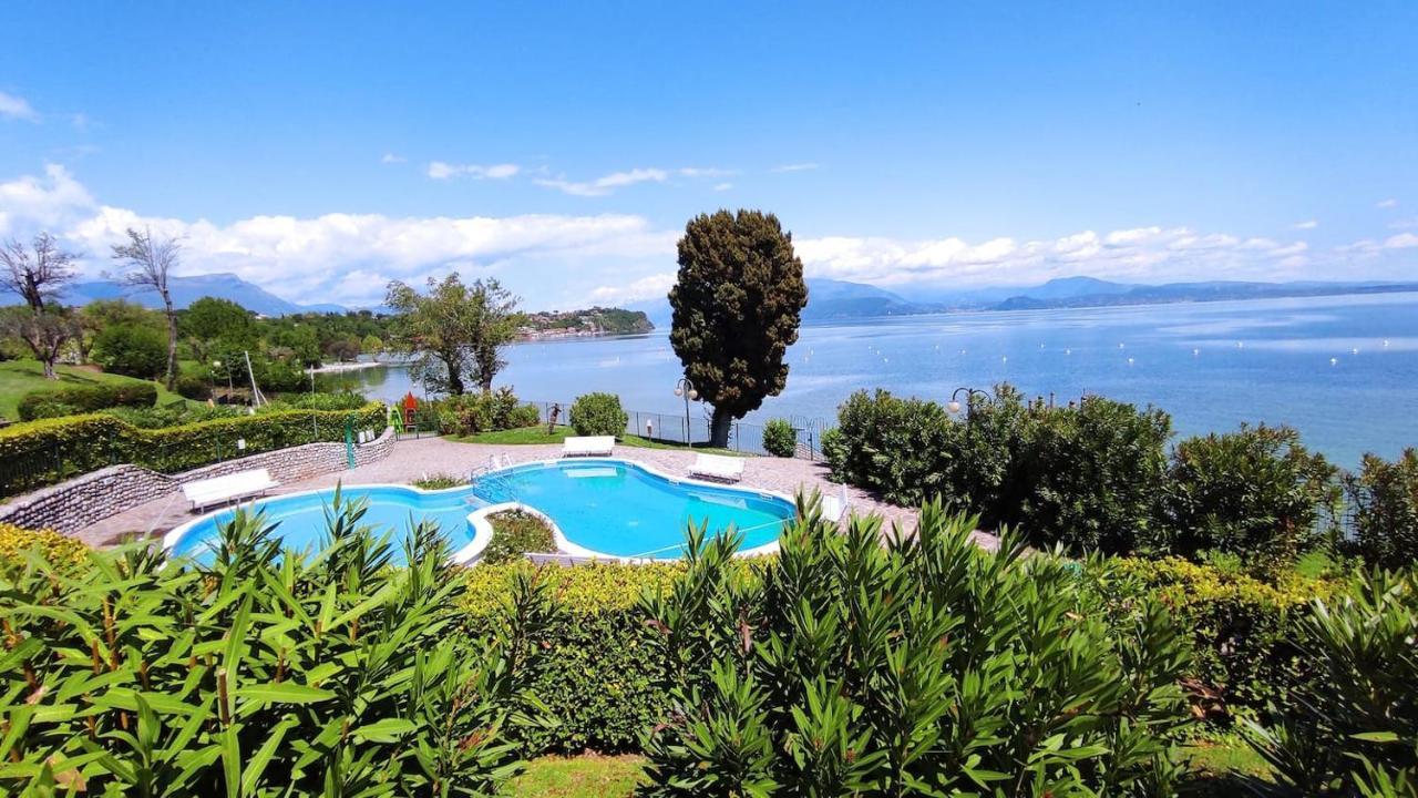 Front Lake Amazing View Manerba del Garda Exterior foto