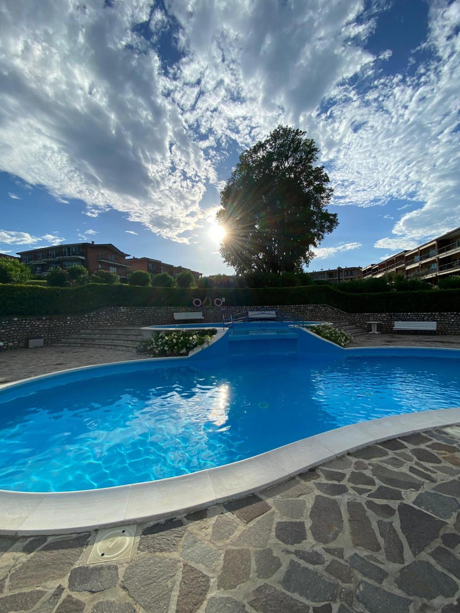 Front Lake Amazing View Manerba del Garda Exterior foto